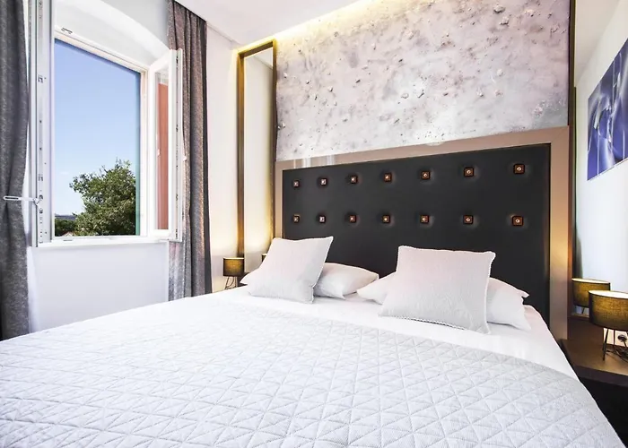 Argentum Luxury スプリト