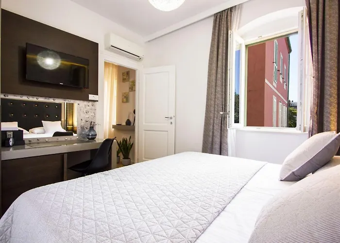 Argentum Luxury * スプリト