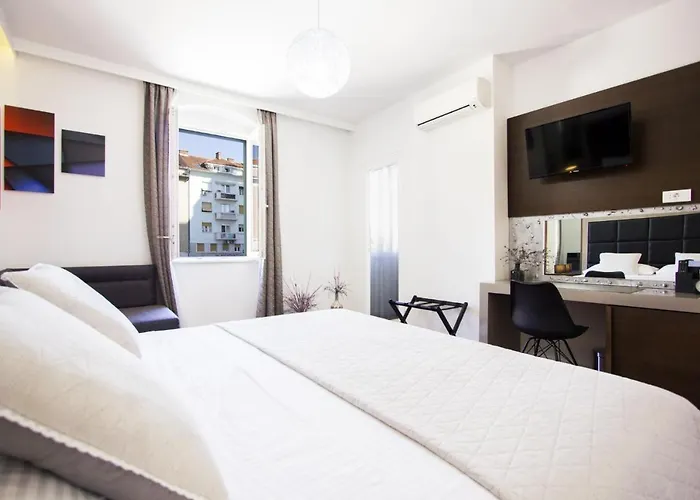 Argentum Luxury アパート