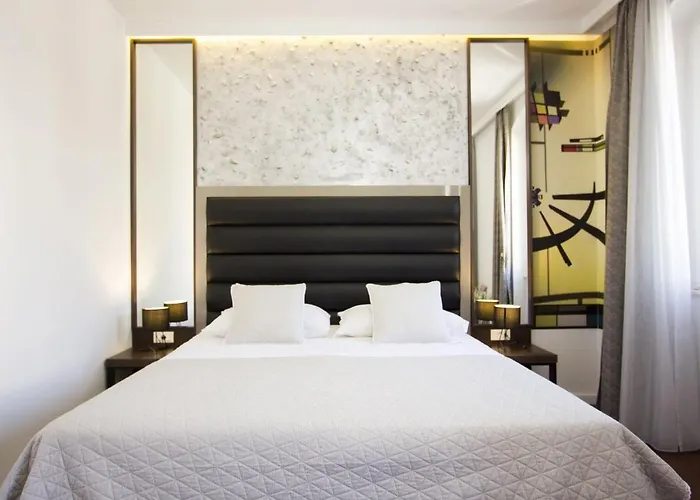 Argentum Luxury アパート