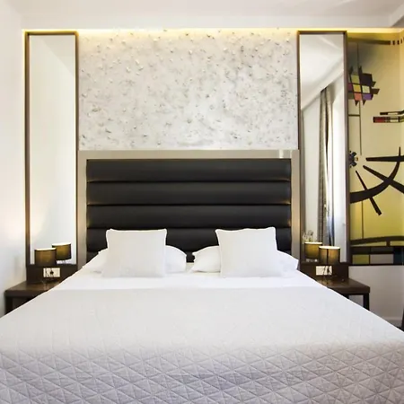 Argentum Luxury Apartment